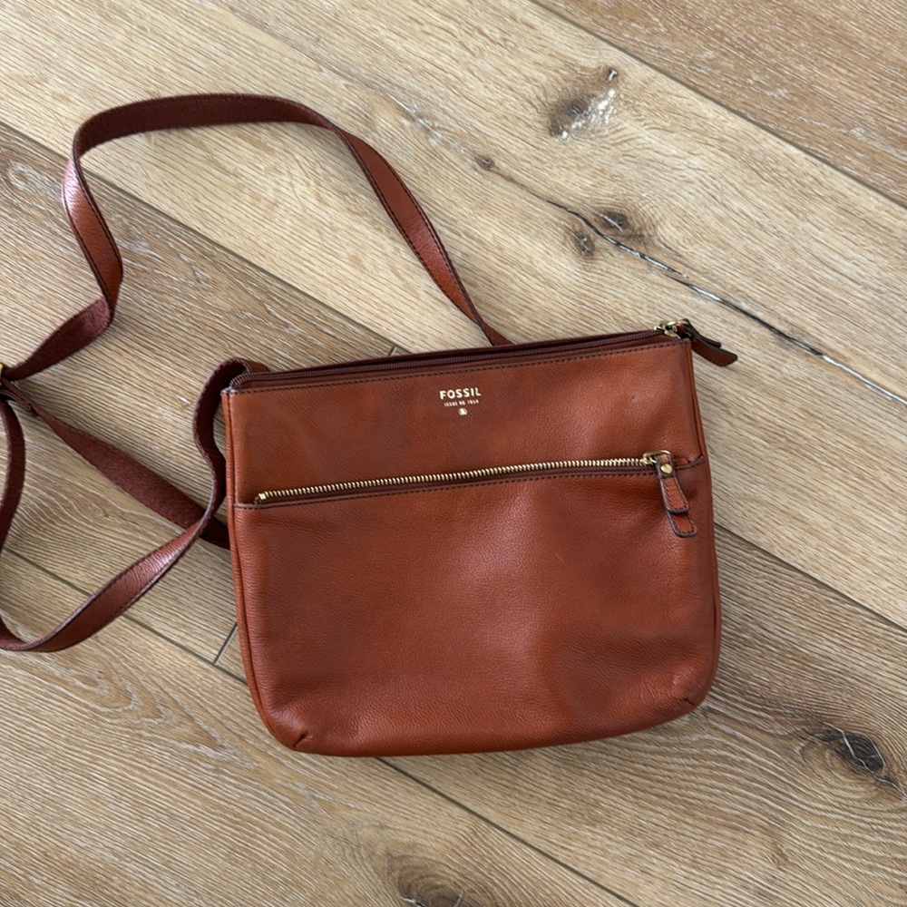 Fossil brand, brown, leather crossover bag